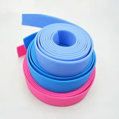 Nagykereskedelmi jó minőségi, tartós egyedi logó Színes PVC bevont heveder